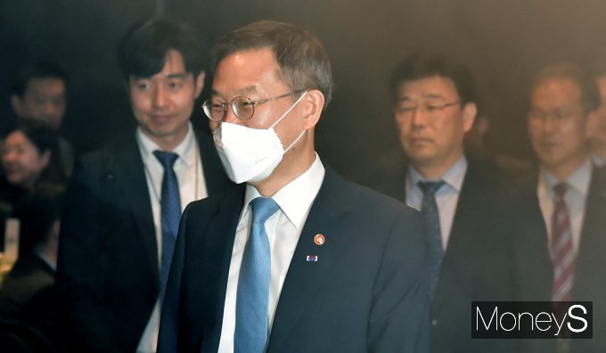 [머니S포토] 과기부 이종호, 차세대 네트워크 도약 '6G포럼' 출범, 참석