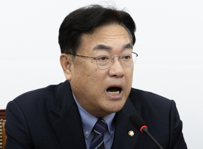 정진석 의원이 고 노무현 전 대통령을 명예훼손한 혐의로 첫 재판을 받는다. 사진은 정진석 의원. /사진=뉴스1