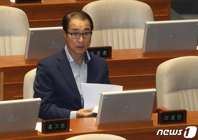 무소속 이성만 의원이 30일 오후 서울 여의도 국회에서 열린 제406회 국회(임시회) 제2차 본회의에 출석해 자리에 앉아 있다. 2023.5.30/뉴스1 ⓒ News1 임세영 기자