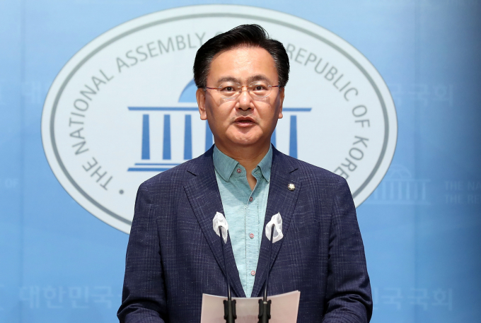 국민의힘이 북한의 군사정찰위성 1호기 발사에 대해 "북한의 무력도발에 단호히 대응할 것"이라고 밝혔다. 군사사진은 지난 29일 서울 여의도 국회 소통관에서 선관위 특혜채용 및 민주당 관련 논평을 하는 유상범 국민의힘 수석대변인. /사진=뉴시스