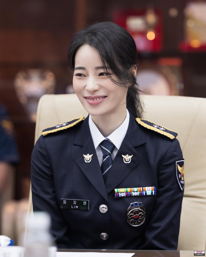 '명예경찰 위촉' 임지연, 경찰 제복도 잘 어울리네