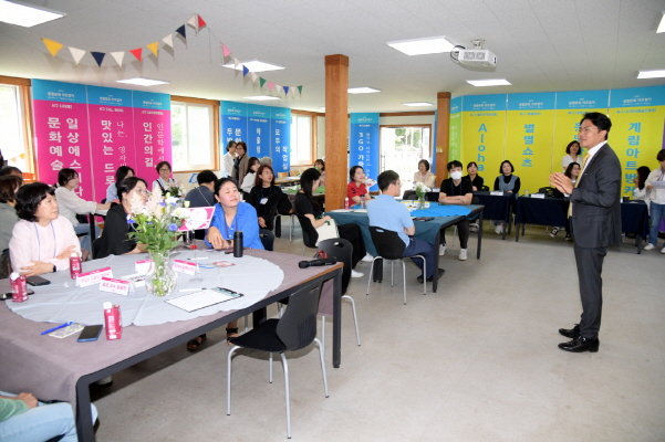 김광진 광주광역시문화경제부시장이 31일 오전 무등산 평촌마을에서 열린 ‘2023 생활문화 아트벙커 스타트 워크숍’에 참석해 인사말을 하고 있다./사진=광주시 