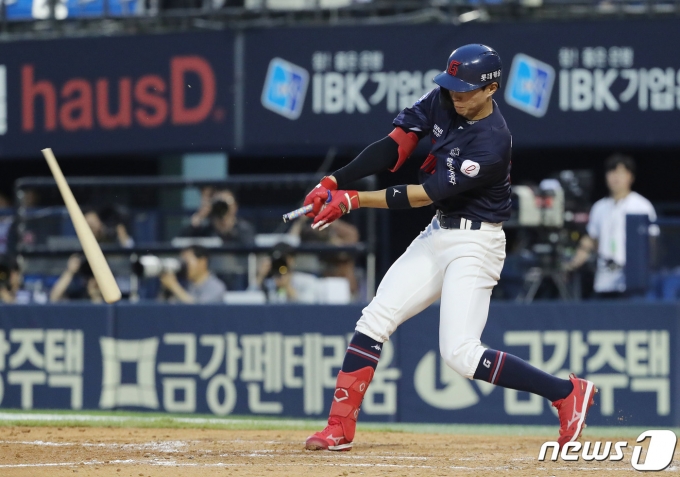 [사진] 롯데 박승욱 '부러진 방망이'