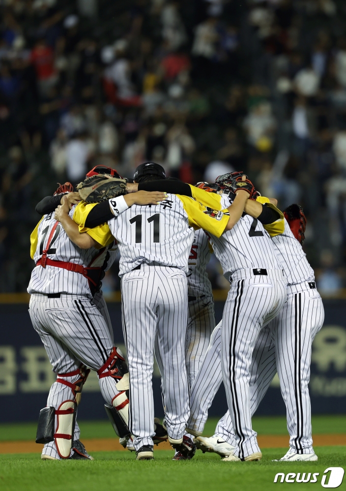[사진] 6:1 승리 거둔 LG