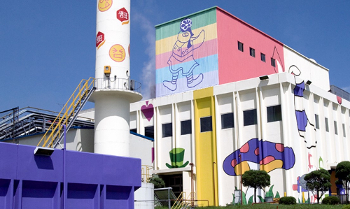 샘표가  안산대학교와 건강한 식생활 즐길 수 있는 요리 솔루션과 개발을 공유한다. 사진은 샘표의 경기도 이천 간장 공장 아트 팩토리. /사진=샘표 홈페이지 캡처 