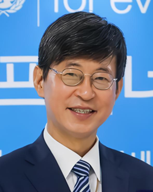 이기철 전 외교부 재외동포영사대사가 2일 재외동포청 초대 청장으로 임명됐다. 사진은 이기철 재외동포청 초대청장. /사진=뉴시스(대통령실 제공)