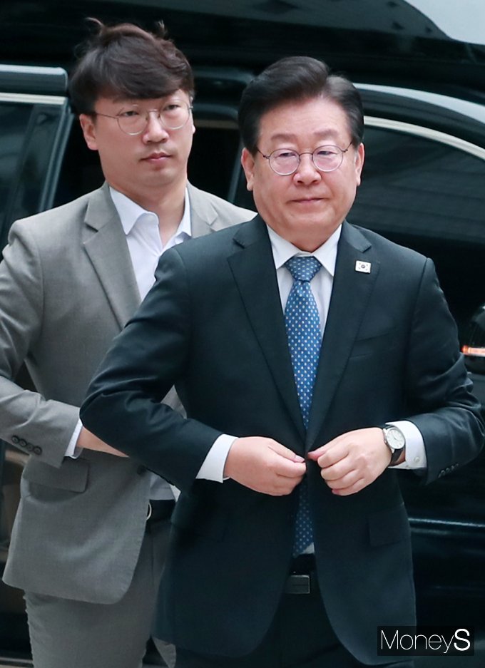 [머니S포토] 선거법 재판 출석한 이재명 野 대표