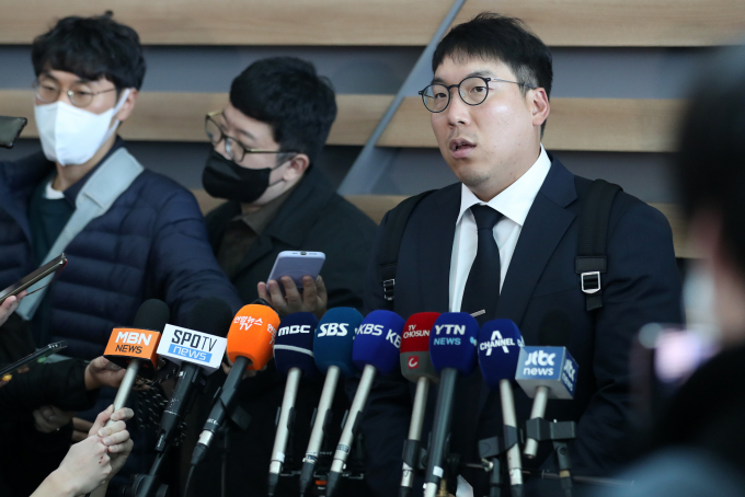 김현수가 WBC 음주 논란을 선수들을 대표해 공식 사과했다. 사진은 WBC 대표팀 주장으로서 발언하는 김현수. /사진=뉴스1