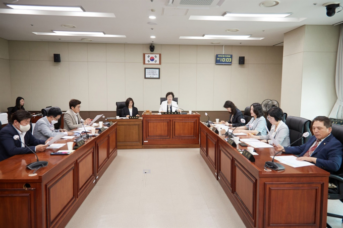 용인특례시의회 의회운영위원회(위원장 남홍숙)는 1일 회의를 개최해 제273회 제1차 정례회를 오는 9일부터 22일까지 14일간의 일정으로 개회하기로 결정했다. / 사진제공=용인특례시의회