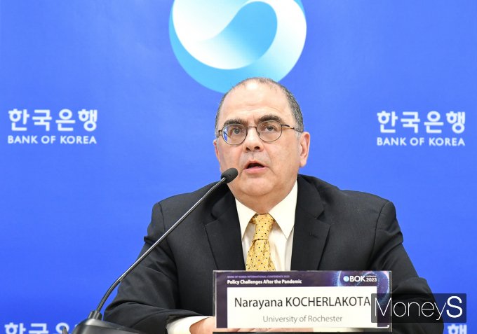 [머니S포토] 韓 취재진 만난 나라야나 코첼라코타 前 연은 총재