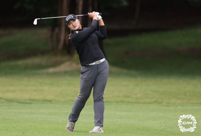 유해란이 LPGA 투어 미즈호 아메리카스 오픈 3라운드에서 공동 6위에 자리했다. 사진은 유해란의 지낸해 KLPGA 투어 대회 경기 모습. /사진= KLPGA