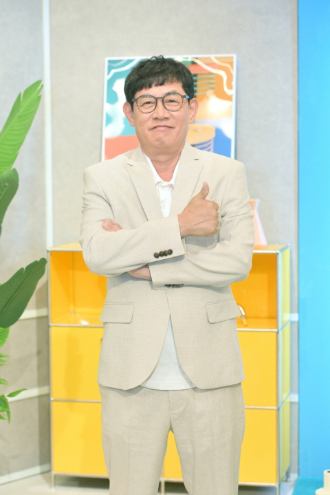 이경규 등이 전 소속사로부터 출연료를 수년째 받지 못하고 있는 것으로 나타났다./사진=뉴시스 