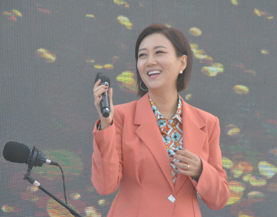 가수 장윤정이 자신만의 자녀 교육법을 공개했다. /사진=뉴시스 