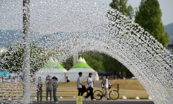 내일(5일) 아침 최저기온 13~20도, 낮 최고 22~31도로 초여름 더위가 예상된다. /사진=뉴스1
