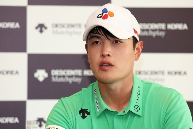 [사진] 우승 후 인터뷰 하는 이재경