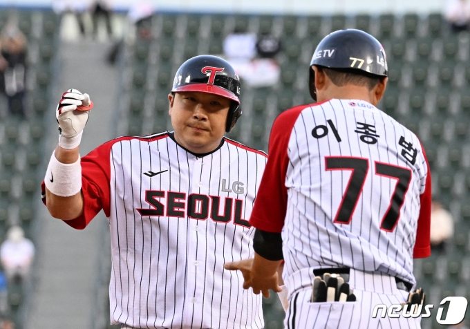 [사진] 허도환 '고구마처럼 답답한 타선 풀었다'