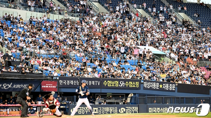 [사진] 코로나19 격리 의무 해제 첫 주말