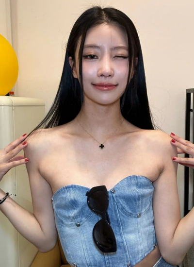 미주가 상체를 과감히 노출한 사진을 공개했다. /사진=미주 인스타그램
