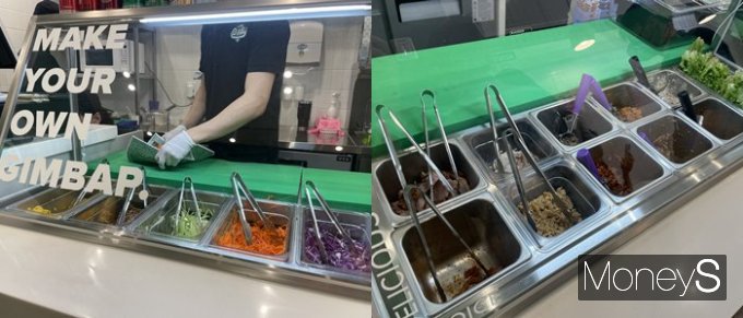 '폴리김밥'에서는 김밥의 주재료인 밥부터 야채, 소스, 토핑까지 고객이 원하는대로 직접 고를 수 있다. 사진은 '폴리김밥'이 제공하는 야채 재료와 각종 토핑. /사진=정유진 기자