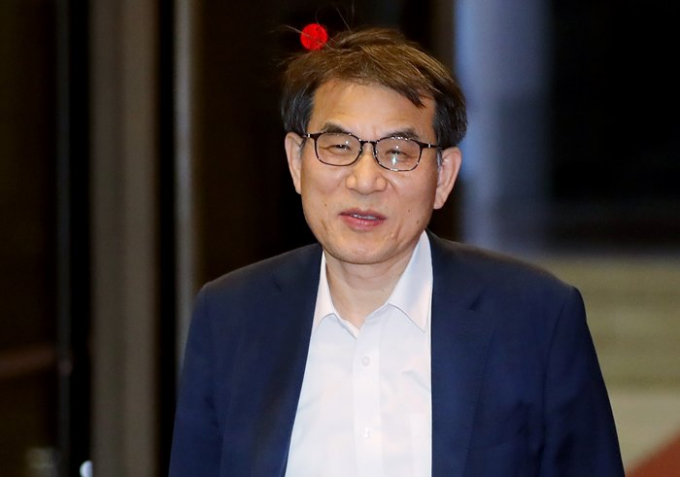 국민 10명 중 7명은 노태악 중앙선관위원장이 '사퇴해야 한다'는 입장을 보였다. 사진은 지난 5일 서울 서초구 대법원에서 퇴근하고 있는 노태악 중앙선거관리위원장. /사진=뉴스1
