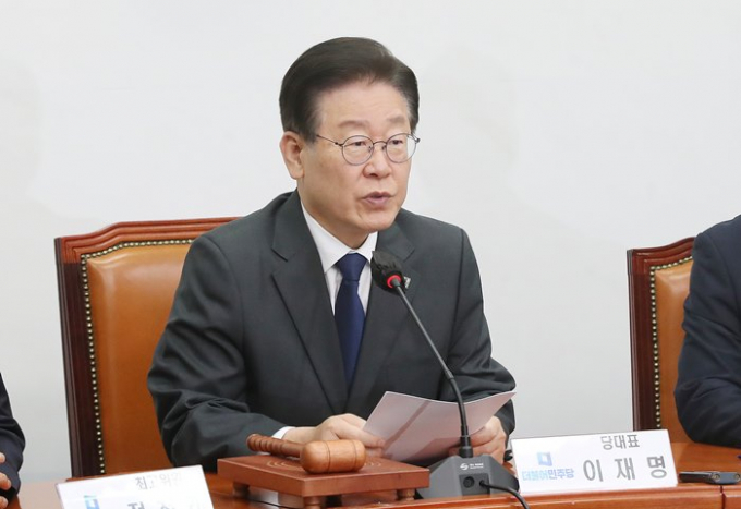 이재명 더불어민주당 대표가 '이래경 사퇴' 논란에 대해 결과에 무한책임을 지겠다고 밝혔다. 사진은 7일 오전 서울 여의도 국회에서 열린 최고위원회의에서 모두발언을 하는 이 대표. /사진=뉴스1