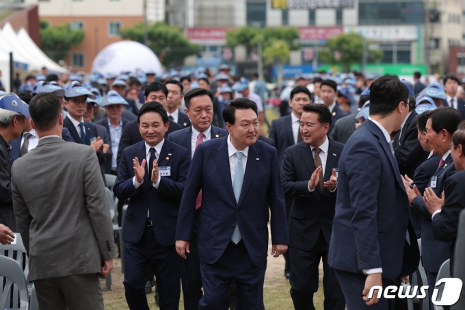 윤석열 대통령이 7일 충북 청주 문화제조창 중앙광장에서 열린 평택~오송 고속철도 2복선화 사업 착공 기념식에 참석하고 있다. (대통령실 제공) 2023.6.7/뉴스1 ⓒ News1 오대일 기자