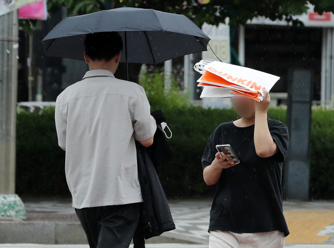 [내일 날씨] 전국 대부분 오전에 비 그쳐… 미세먼지 '좋음'