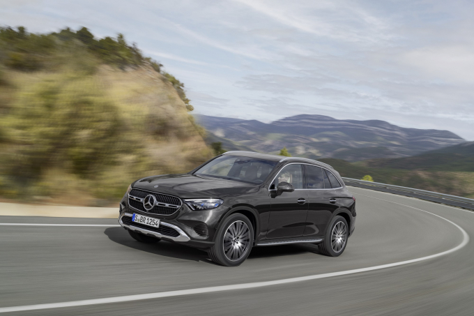 메르세데스-벤츠 코리아가 3세대로 돌아온 '더 뉴 GLC 220 d 4MATIC', '더 뉴 GLC 300 4MATIC' 사전계약을 진행한다. /사진=메르세데스-벤츠 코리아