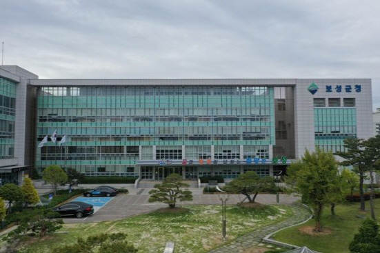 보성군 청사 전경.