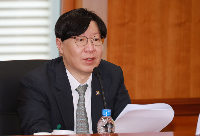김소영 금융위원회 부위원장이 지난 4월27일 서울 여의도 금융투자협회 대회의실에서 ESG 금융 추진단 제2차 회의를 주재하고 있다./사진=금융위원회 /사진=금융위원회