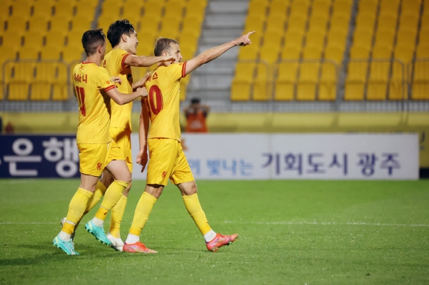 지난 6월7일 K리그1 17라운드 수원전 광주FC 토마스가 득점 세러머니 펼치고 있다./사진=한국프로축구연맹