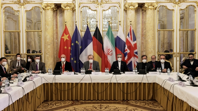 이란핵합의(JCPOA) 복원이 수주 내로 이뤄질 것으로 보인다고 이스라엘 매체 하아레츠가 지난 7일(현지시각) 보도했다. 사진은 JCPOA 당사국 관계자들이 지난해 12월 오스트리아 수도 빈에 모여 협상을 진행하는 모습. /사진=로이터