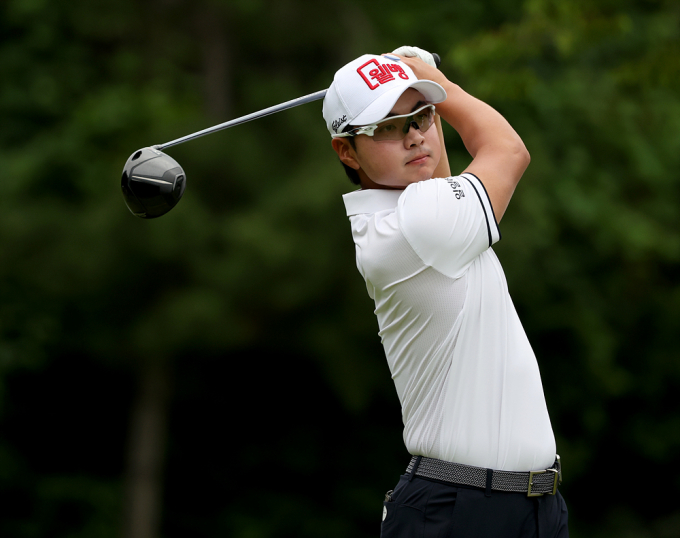 KPGA 선수권대회 1라운드에서 6타를 줄인 이형준의 드라이버 샷 모습. /사진= KPGA