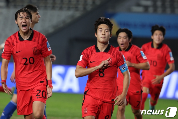 [사진] U-20 대표팀, 이승원 PK로 이탈리아와 동점