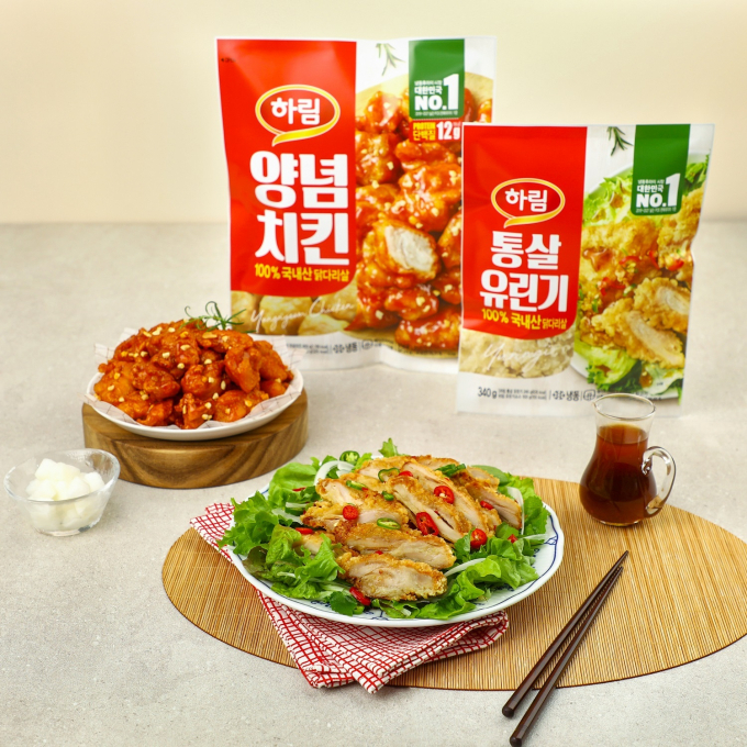 하림이 배달음식보다 빠르고 간편하게 맛볼 수 있는 '양념치킨'과 '통살 유린기'를 출시했다. /사진=하림