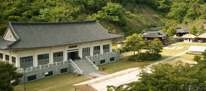 지난 9일부터 오는 11일까지 충남 서천군 한산모시관 및 한산전통시장 일원에서 '한산모시문화제'가 열린다. 사진은 한산모시문화관 외부 전경. /사진=한산모시문화제추진위원회