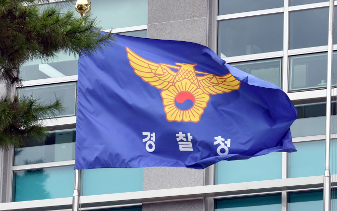 대학병원 의사, 랜덤채팅 '13세 여학생' 성매매 시도… 경찰 긴급체포 - 머니S 대학병원 의사, 랜덤채팅 '13세 여학생' 성매매 시도… 경찰 긴급체포 - 머니S