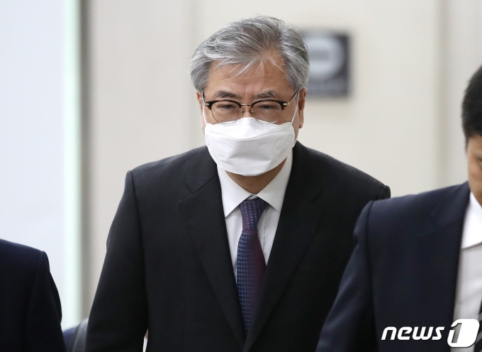 경찰이 채용 비리 혐의를 받는 서훈 전 국가안보실장을 10일 불러 약 8시간 동안 조사했다. 자택 압수수색 17일 만이다. 2023.5.12/뉴스1 ⓒ News1 구윤성 기자