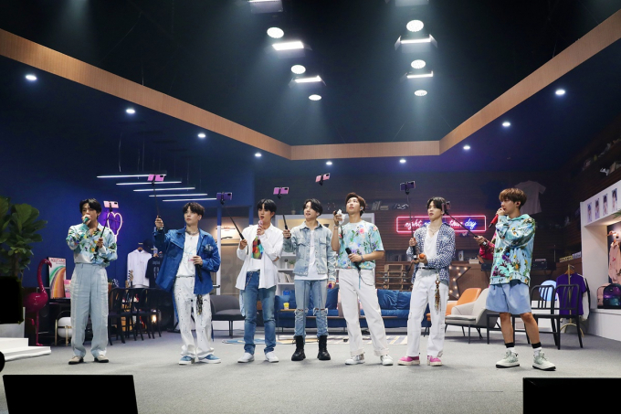 그룹 방탄소년단(BTS)의 신곡 '테이크 투'(Take Two)가 글로벌 팬들에게 사랑받고 있다. 사진은 지난 2020년 7월 열린 '방에서 즐기는 방탄소년단 콘서트'(BTS ONLINE CONCERT WEEKEND) 모습. /사진=빅히트 엔터테인먼트