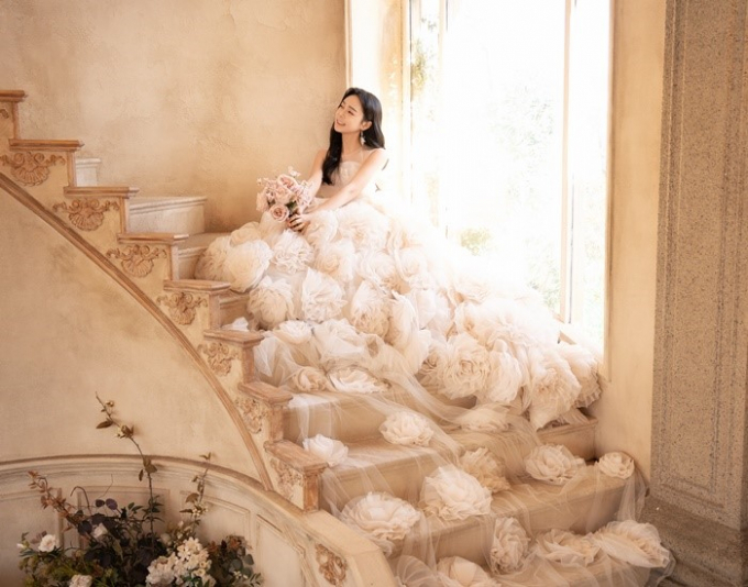 트렌스젠더 가수 겸 모델로 화제를 모은 최한빛이 결혼한다. /사진=HR엔터테인먼트 제공