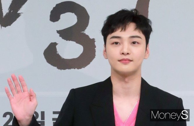 배우 김민재가 팬미팅을 취소했다. 사진은 지난 4월 서울 양천구 목동 SBS 사옥에서 열린 드라마 '낭만닥터 김사부3' 제작발표회에 참석한 배우 김민재. /사진=임한별 기자