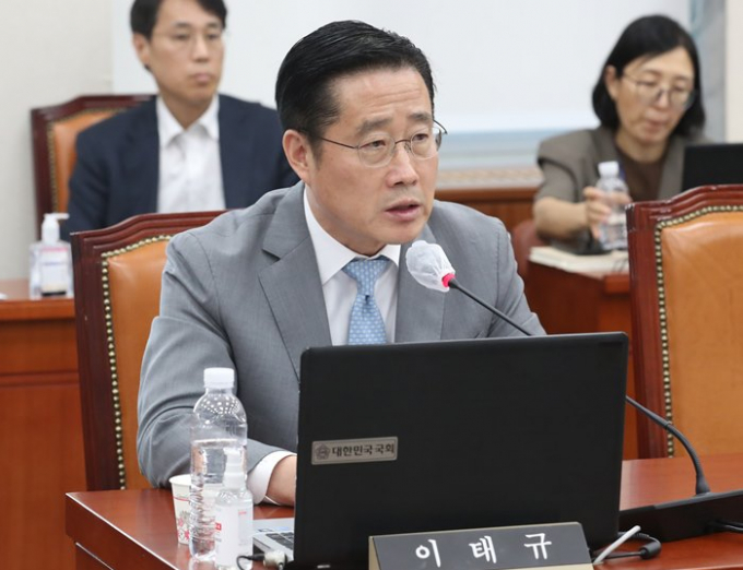 국민의힘 교육위원회 간사인 이태규 의원이 윤석열 대통령의 사교육 경감대책 지시에 대해 "대통령이 '난이도 조정을 하라'고 지시한 적 없다"고 밝혔다. 사진은 지난달 16일 서울 여의도 국회에서 열린 교육위원희 전체회의에서 발언하는 이태규 국민의힘 교육위 간사. /사진=뉴스1
