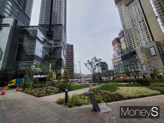 초고층 주상복합 아파트가 들어선 청량리 일대. 대규모 상업시설 조성을 통해 현재 청량리는 천지개벽 중. /사진=신유진 기자