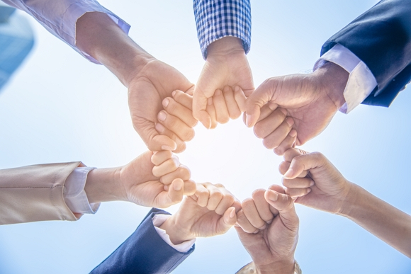 40세 이상 70세 미만 남성의 손 아귀 힘이 약할 수록 최대 2.2배 높은 알부민뇨 위험에 노출되는 것으로 나타났다. 사진은 기사와 직접적인 관련 없음. /사진=이미지투데이