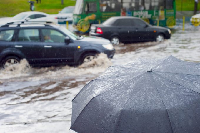 장마철에는 물이 넘치는 곳의 주행은 삼가야 한다. /사진=이미지투데이