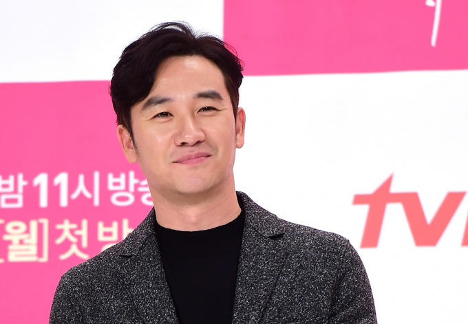 배우 엄태웅이 7년여 만에 안방극장에 복귀한다. 사진은 지난 2014년 서울 영등포 타임스퀘어에서 열린 tvN 월화드라마 '일리 있는 사랑' 제작발표회에 참석한 배우 엄태웅. /사진=뉴스1