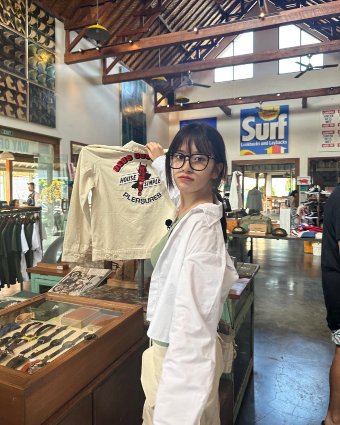 사진=안유진 인스타그램