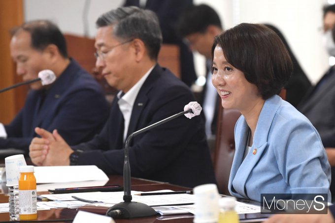 발언하는 이영 중소벤처기업부 장관/사진=장동규 기자