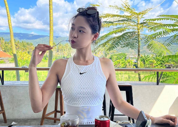 설현이 자신의 사회관계망서비스를 통해 사진을 공유했다. /사진=설현 인스타그램