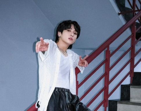 그룹 방탄소년단 멤버 정국이 세븐으로 '인기가요' 1위를 차지했다. /사진=방탄소년단 공식 트위터